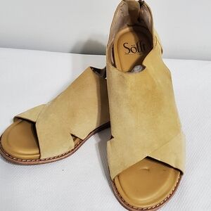 Sofft Evonne Wrapped Suede Leather Sandal Saffron Yellow Size 7.5